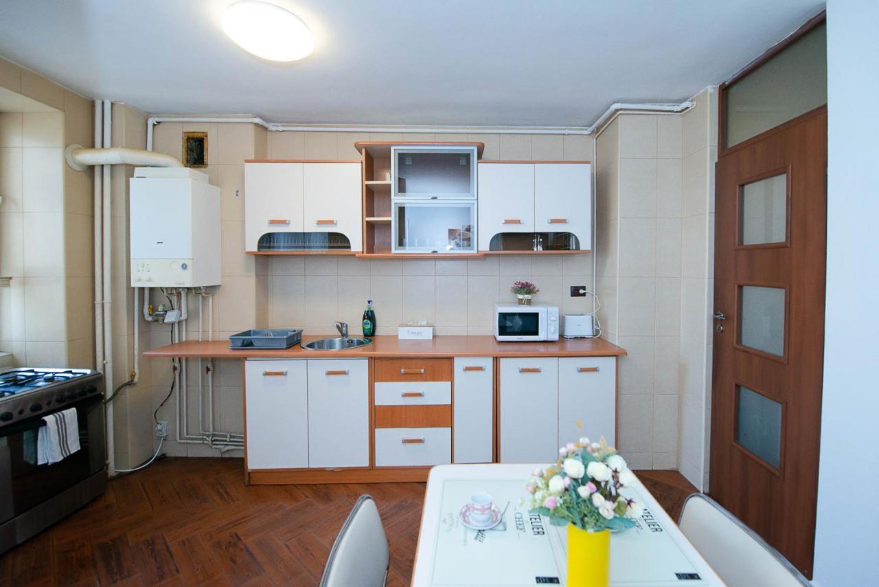 Stephanie Apartment-Centru Civic Brasov Exterior photo