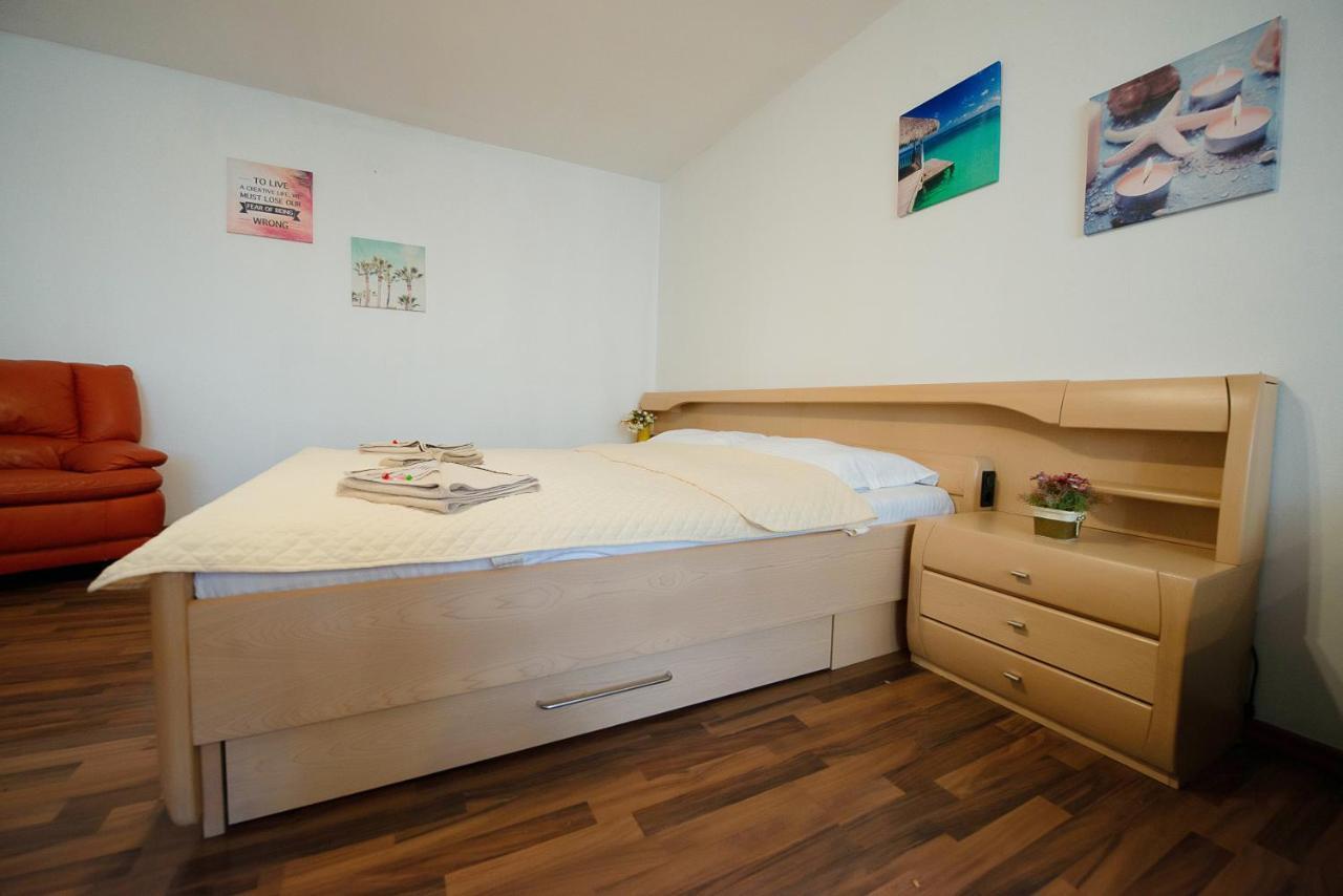 Stephanie Apartment-Centru Civic Brasov Exterior photo